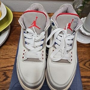 Jordan Men's White and Red Sneakers